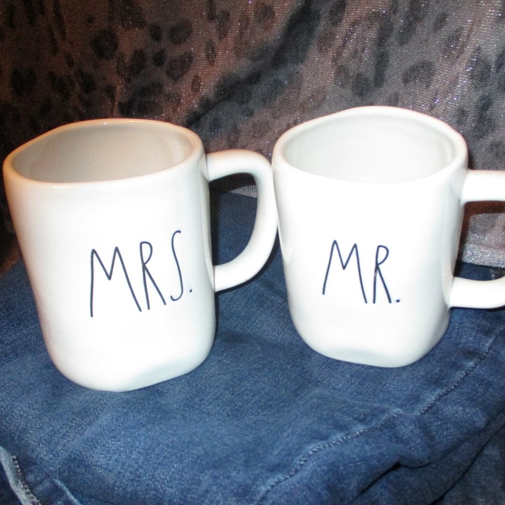 Rae Dunn  Coffee Mug Set Mr & Mrs - Picture 4 of 7